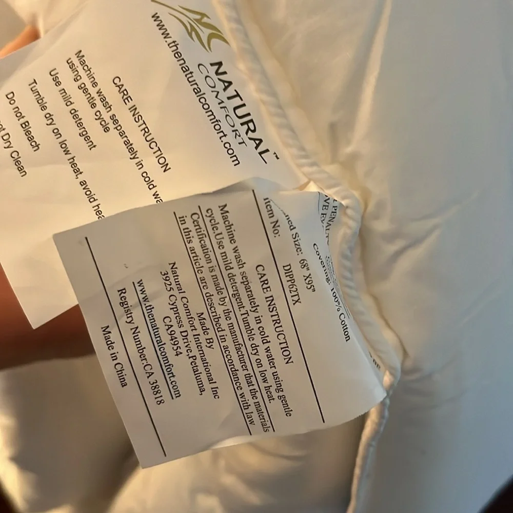 Natural Comforts Down Alternative Twin XL Comforter NEW